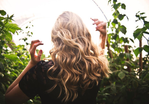 Wat is de nieuwste haartrend voor vrouwen met stijl haar in 2025?