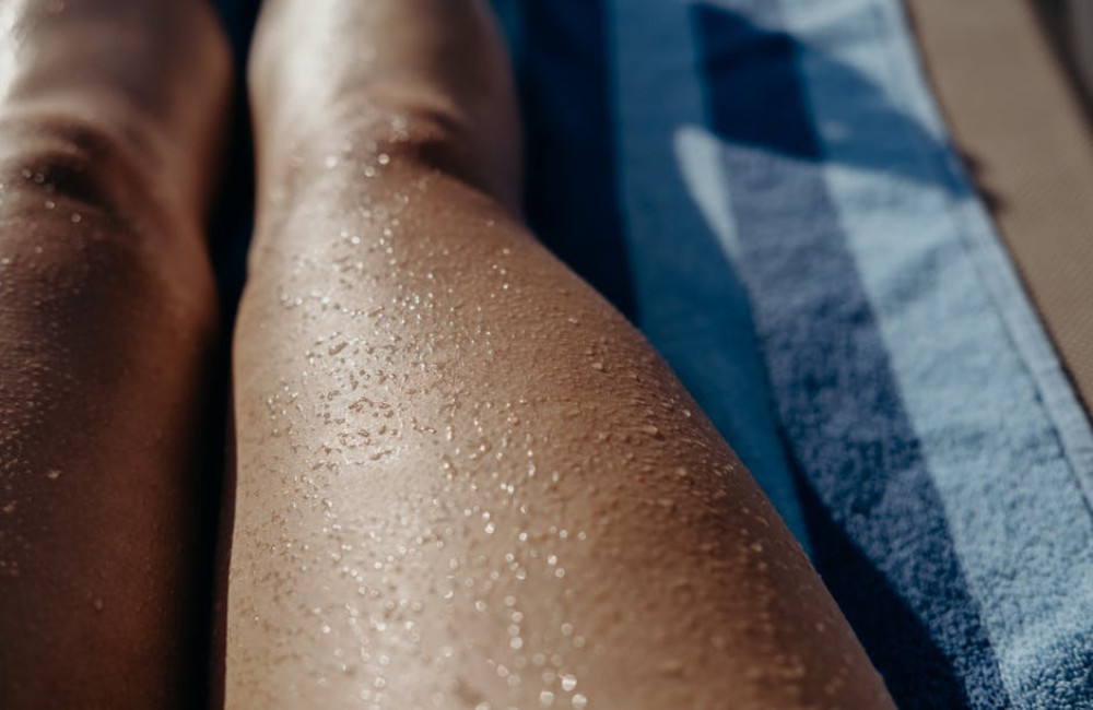 De juiste zelfbruiner kiezen voor een natuurlijke glow