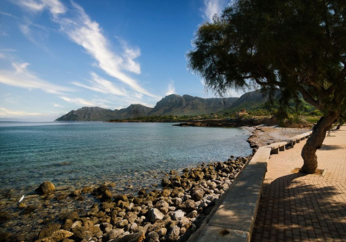 Cala Ratjada winkels: waar je shopt op de boulevard, de markt en in het dorp