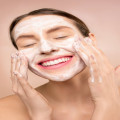 Wat is het verschil tussen een toner en een essence in je skincare routine?