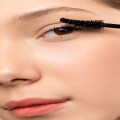 Hoe verwijder je waterproof mascara zonder je wimpers te beschadigen?