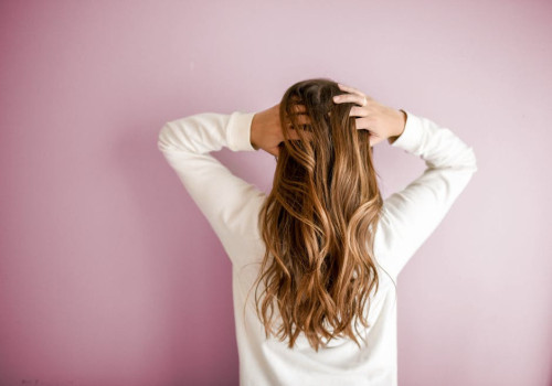 Hoe vaak moet je je haar wassen? De waarheid achter gezond haar