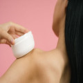 Werkt niacinamide of salicylzuur beter tegen grote poriën?
